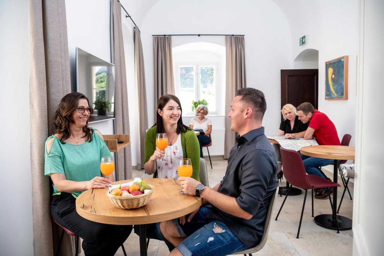 Gaestehaus Benediktinerstift Goettweig - Bed & Breakfast Monastery Furth bei Gottweig Exterior foto
