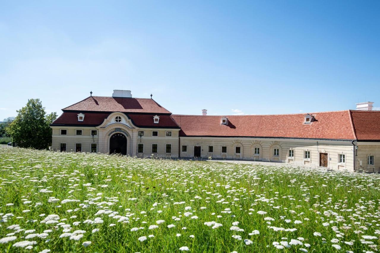 Gaestehaus Benediktinerstift Goettweig - Bed & Breakfast Monastery Furth bei Gottweig Exterior foto