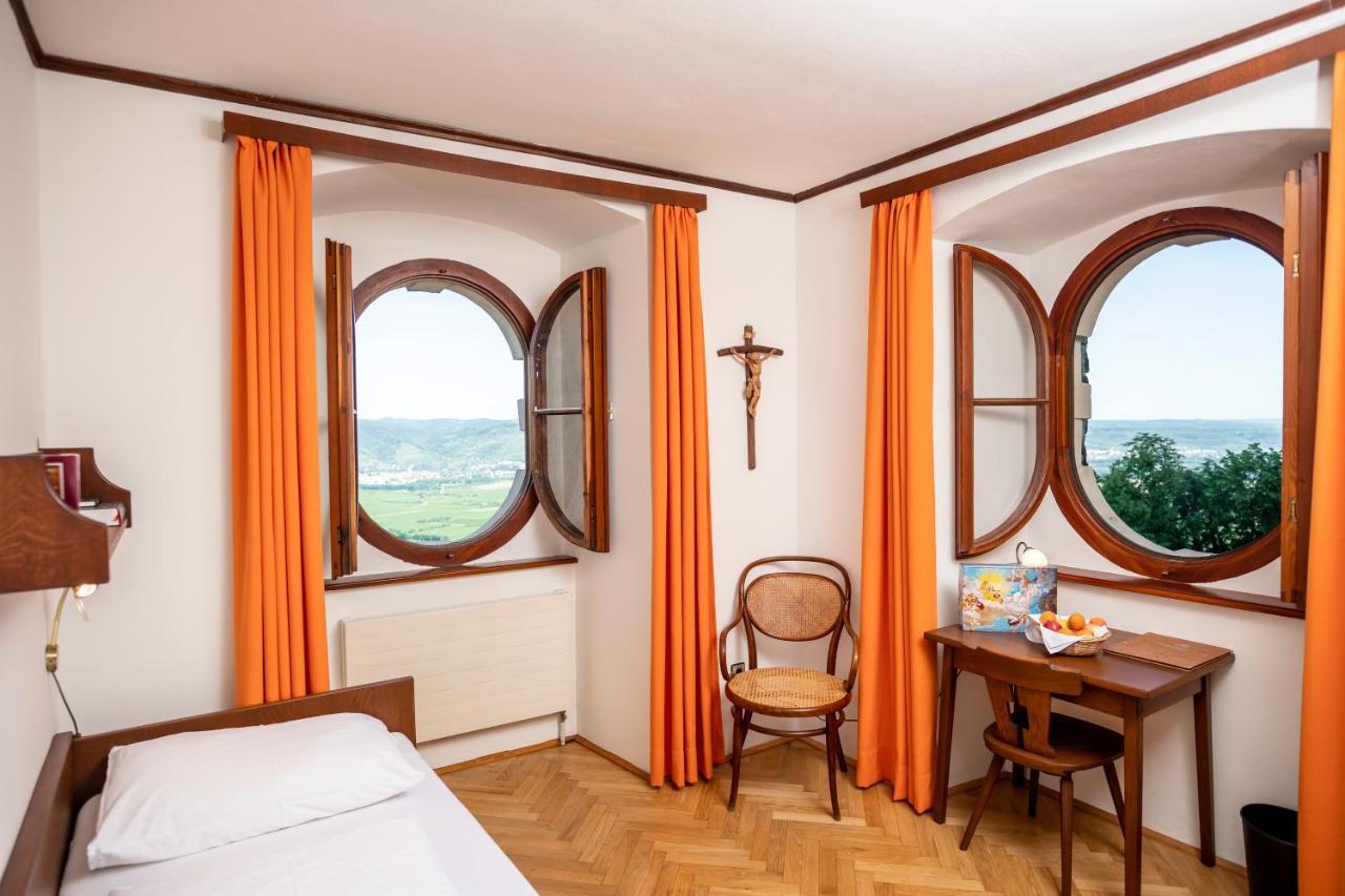 Gaestehaus Benediktinerstift Goettweig - Bed & Breakfast Monastery Furth bei Gottweig Exterior foto