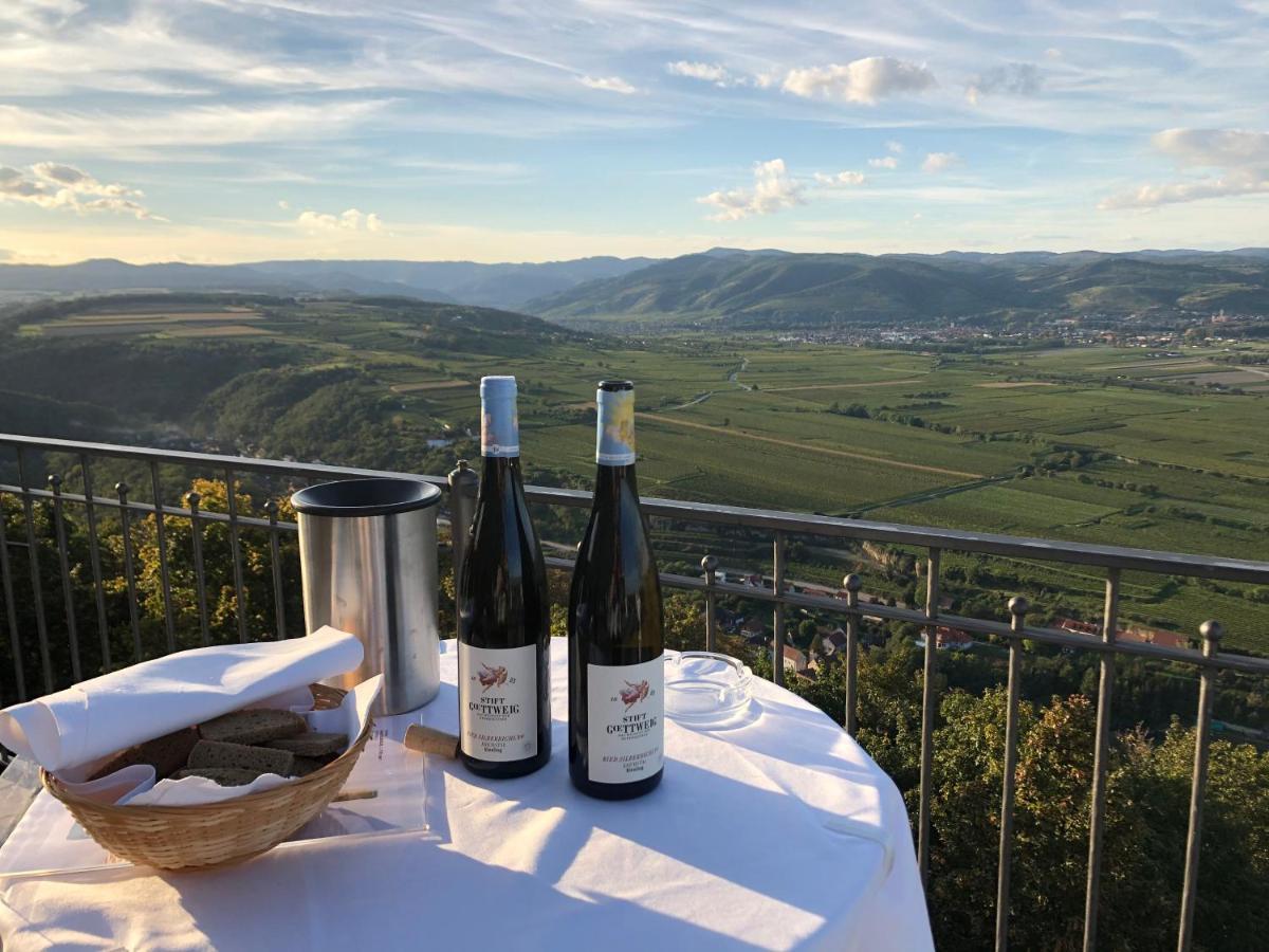 Gaestehaus Benediktinerstift Goettweig - Bed & Breakfast Monastery Furth bei Gottweig Exterior foto