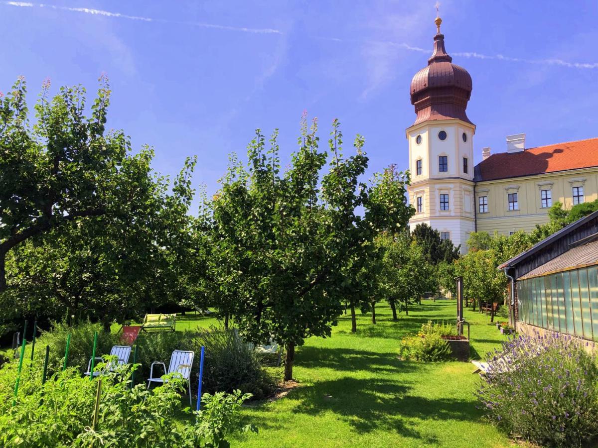 Gaestehaus Benediktinerstift Goettweig - Bed & Breakfast Monastery Furth bei Gottweig Exterior foto