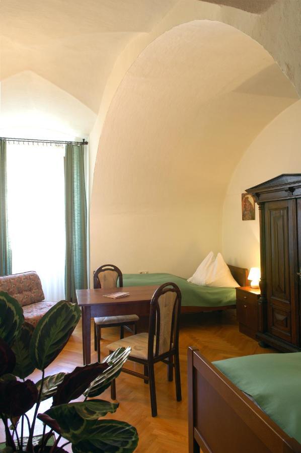 Gaestehaus Benediktinerstift Goettweig - Bed & Breakfast Monastery Furth bei Gottweig Exterior foto