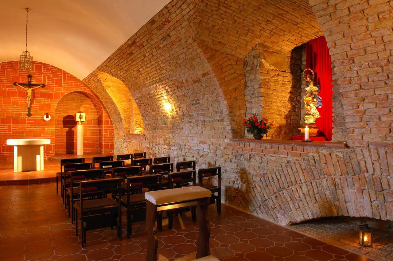 Gaestehaus Benediktinerstift Goettweig - Bed & Breakfast Monastery Furth bei Gottweig Exterior foto