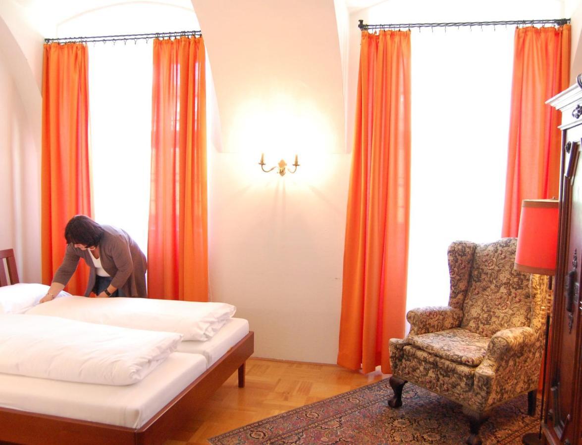 Gaestehaus Benediktinerstift Goettweig - Bed & Breakfast Monastery Furth bei Gottweig Exterior foto